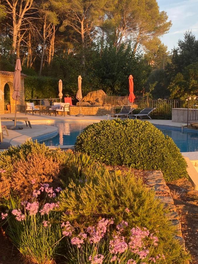 Couette-café Pause En Provence 3*